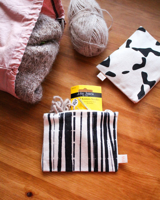 Pouch i økologisk bomull fra BoWeevil. Perfekt til å lagre strikke- og syutstyr.
