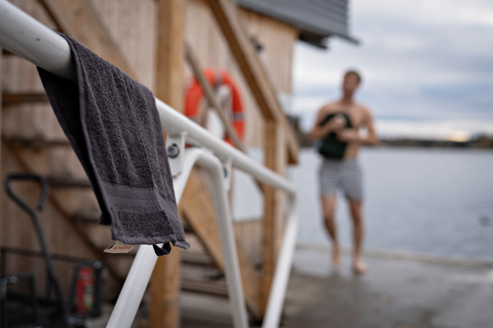 Et lite håndkle er gull til badstueturen. Foto: Alexander Marvin - Flash Studio.