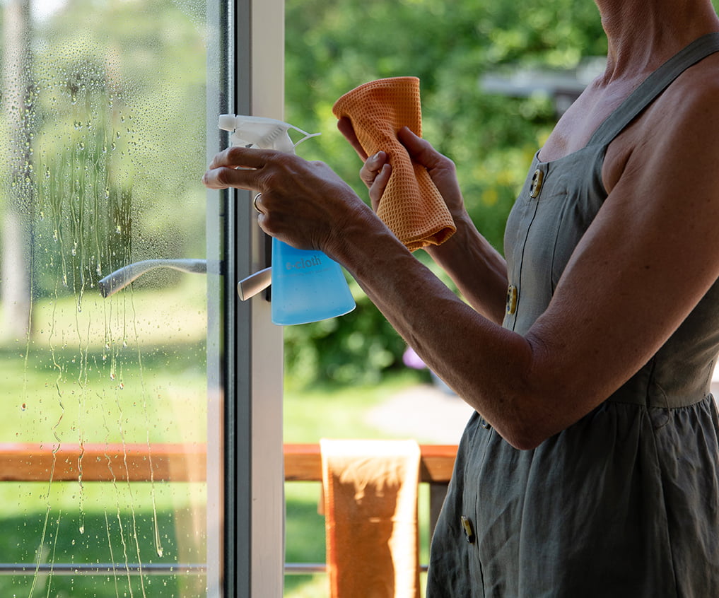 Vindusvasken går som en lek med E-cloth produktene fra Less Trash