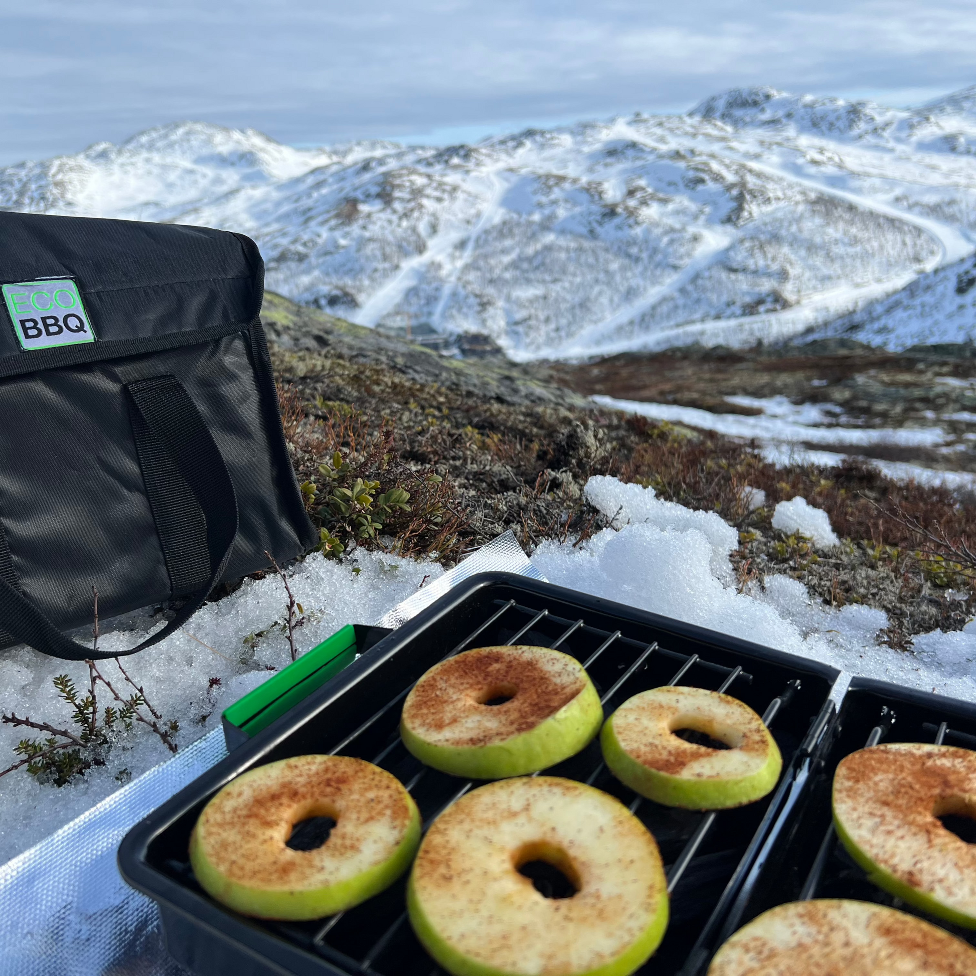 Ta med Less Trash gjenbruksgrill på fjellet.