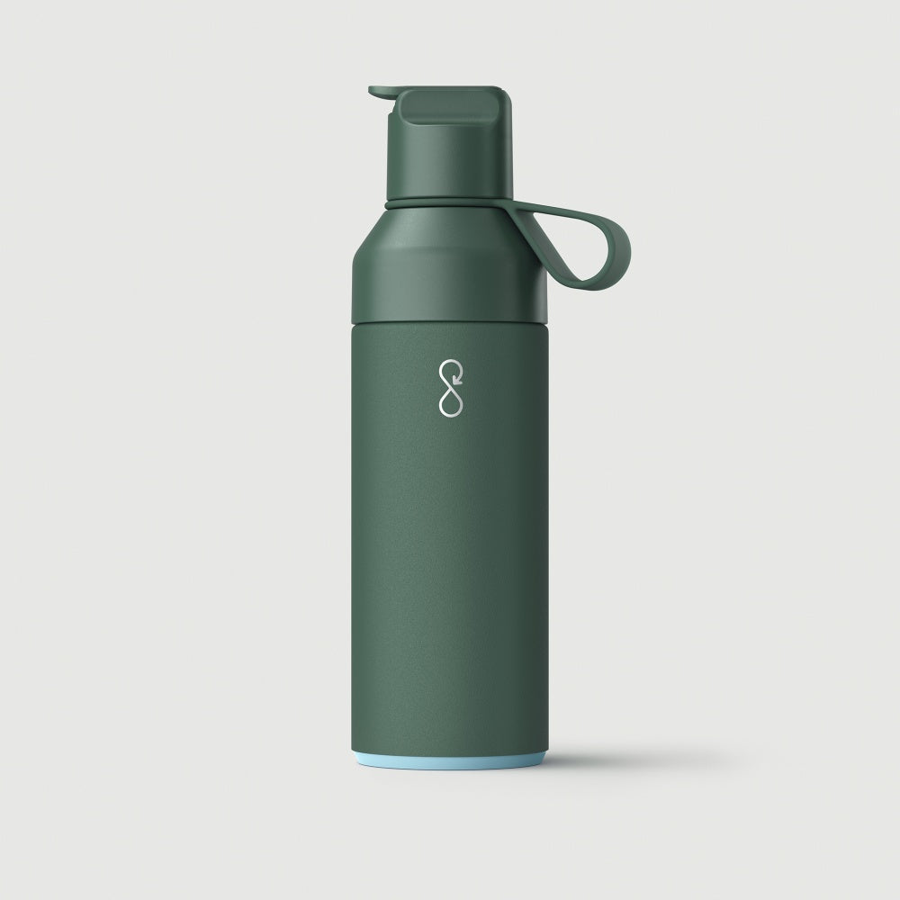 Ocean Bottle Go drikkeflaske i fargen Forest, grønn. Rommer 500 ml. 10 års garanti, anti-lekkasje, bæreløkke og sugerør.