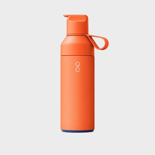 Ocean Bottle Go drikkeflaske i fargen Sun, oransje. Rommer 500 ml. Anti-lekkasje, sølefri tut, bæreløkke og 10 års garanti.