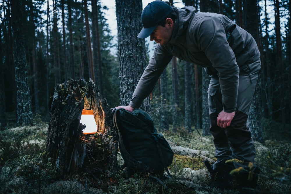 Sunbell solcellelampe er med på jakt og friluftsliv