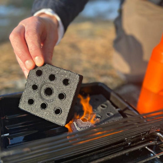 Hurtigbriketter fra Barbeco, laget av kokosnøttskall.