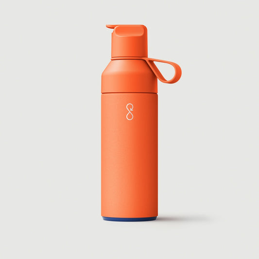 Ocean Bottle Go drikkeflaske i fargen Sun, oransje. Rommer 500 ml. Anti-lekkasje, sølefri tut, bæreløkke og 10 års garanti.